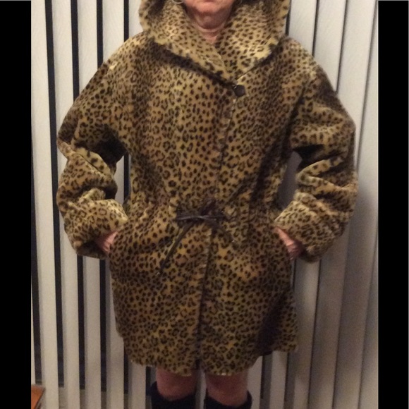 🎉HP 🎉VTG. 90s Faux Fur Coat - Picture 3 of 12